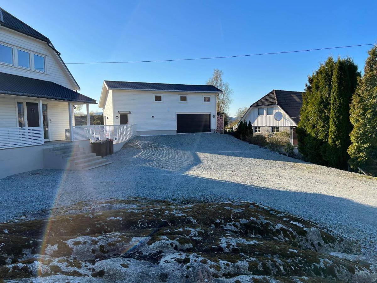 Puntsnes Apartmen Hjelmeland ภายนอก รูปภาพ